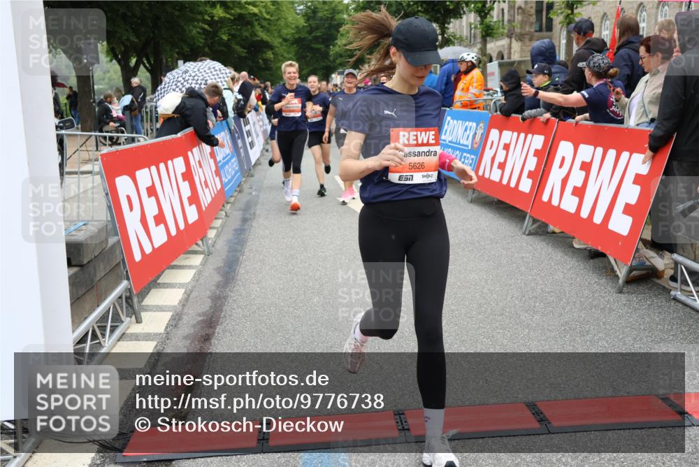 14.06.2026 - REWE Women's Run Strokosch-Dieckow http://msf.ph/oto/9776738 14.06.2026 11:05:36 Ziel 5078, 5138, 5156, 5174, 5177, 5178, 5198, 5210, 5237, 5539, 5592, 5626, 5888, 5939, 5967, 6013 meine-sportfotos.de