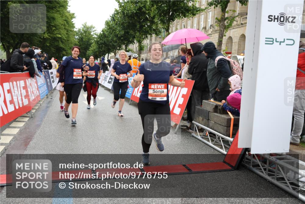 14.06.2026 - REWE Women's Run Strokosch-Dieckow http://msf.ph/oto/9776755 14.06.2026 11:06:34 Ziel 5071, 5075, 5076, 5134, 5222, 5283, 5382, 5441, 5480, 5491, 5541, 5574, 5829, 6024 meine-sportfotos.de