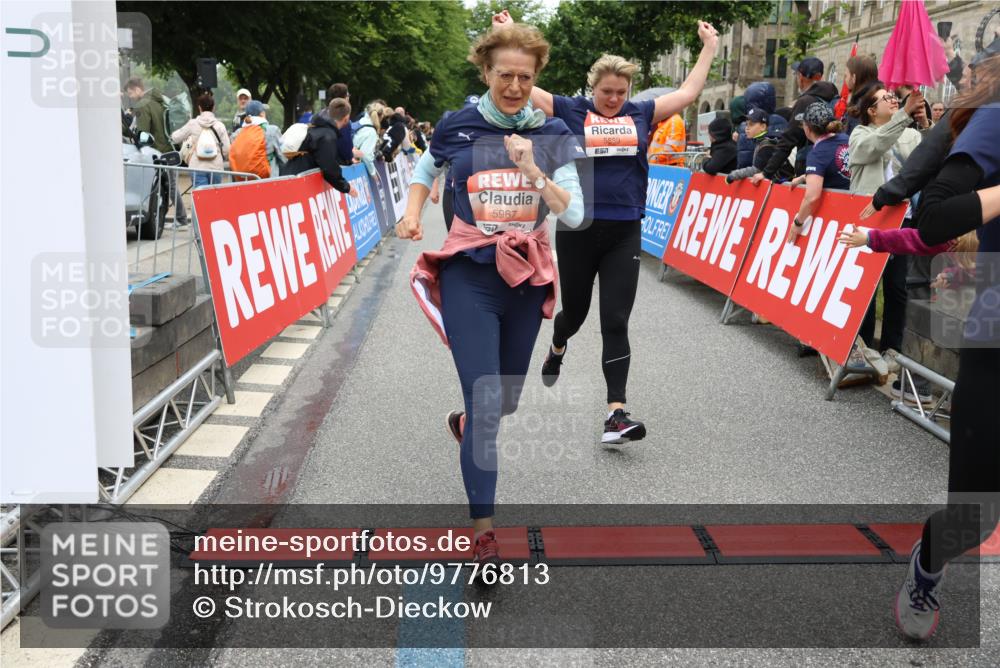 14.06.2026 - REWE Women's Run Strokosch-Dieckow http://msf.ph/oto/9776813 14.06.2026 11:05:29 Ziel 5138, 5177, 5198, 5214, 5237, 5295, 5370, 5439, 5494, 5539, 5568, 5592, 5967, 6013, 6028, 6029 meine-sportfotos.de