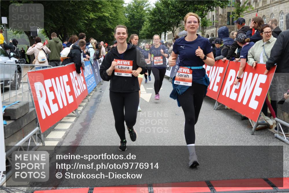 14.06.2026 - REWE Women's Run Strokosch-Dieckow http://msf.ph/oto/9776914 14.06.2026 11:05:19 Ziel 5208, 5230, 5357, 5389, 5444, 5494, 5531, 5568, 5687, 5743, 5747, 5754, 6028, 6029 meine-sportfotos.de