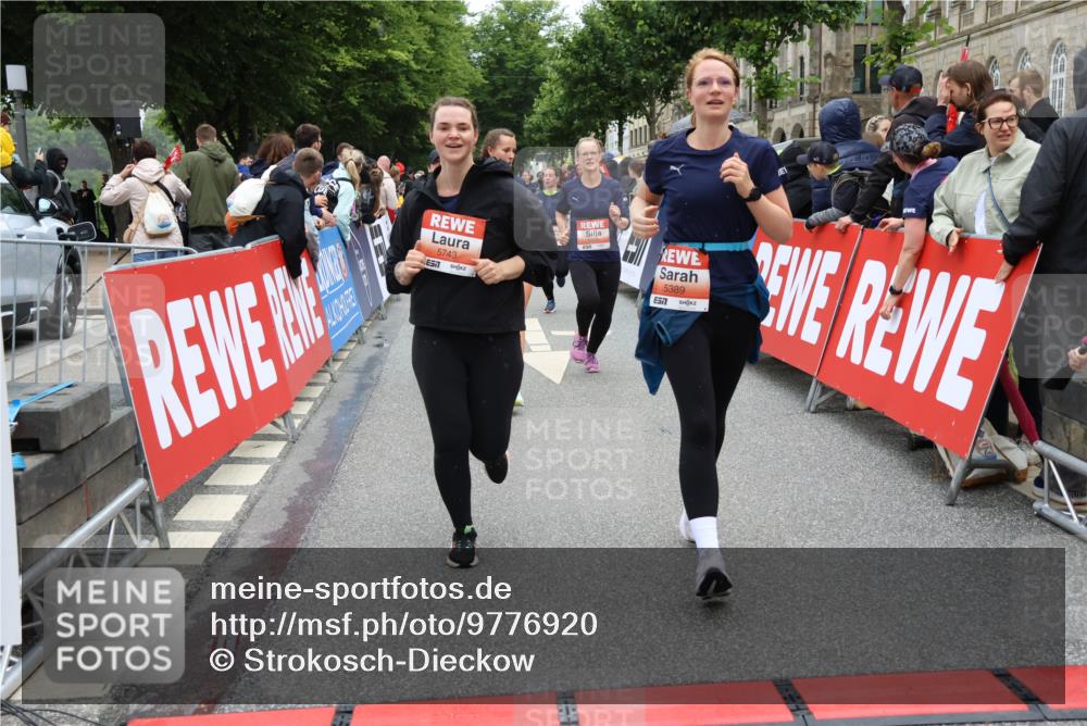 14.06.2026 - REWE Women's Run Strokosch-Dieckow http://msf.ph/oto/9776920 14.06.2026 11:05:19 Ziel 5208, 5230, 5357, 5389, 5444, 5494, 5531, 5568, 5687, 5743, 5747, 5754, 6028, 6029 meine-sportfotos.de
