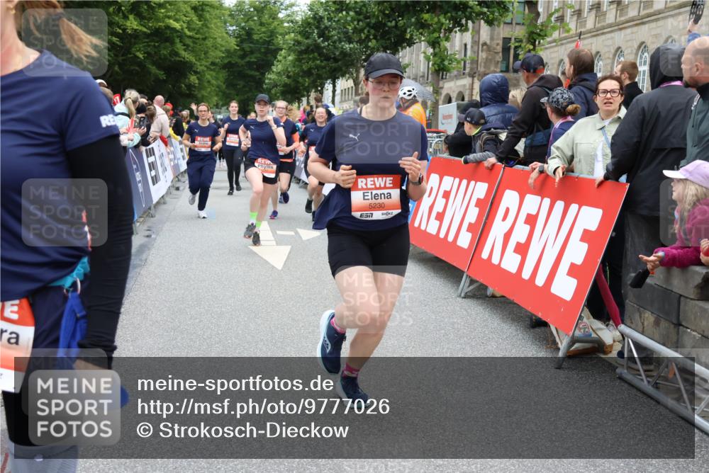 14.06.2026 - REWE Women's Run Strokosch-Dieckow http://msf.ph/oto/9777026 14.06.2026 11:05:12 Ziel 5199, 5208, 5230, 5357, 5420, 5444, 5687, 5744, 5745, 5747, 5754 meine-sportfotos.de