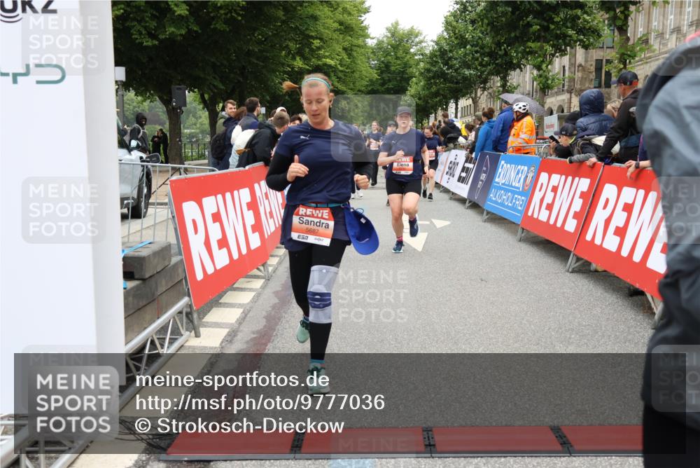 14.06.2026 - REWE Women's Run Strokosch-Dieckow http://msf.ph/oto/9777036 14.06.2026 11:05:11 Ziel 5020, 5199, 5230, 5357, 5420, 5687, 5744, 5745, 5747, 5754 meine-sportfotos.de