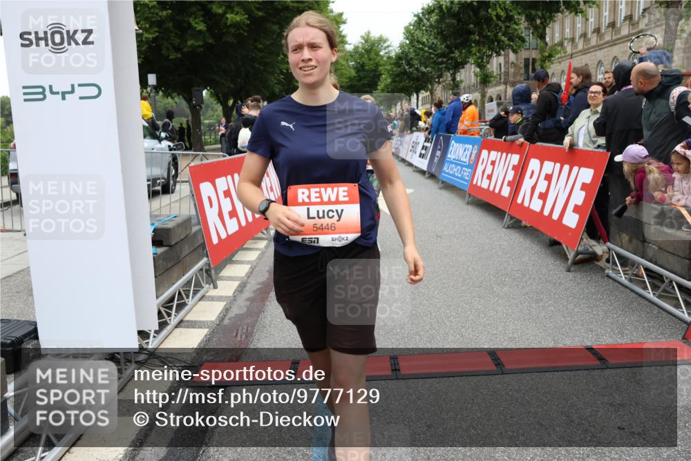 14.06.2026 - REWE Women's Run Strokosch-Dieckow http://msf.ph/oto/9777129 14.06.2026 11:05:02 Ziel 5020, 5185, 5199, 5420, 5446, 5452, 5573, 5615, 5667, 5668, 5725, 5811, 5819, 6038 meine-sportfotos.de