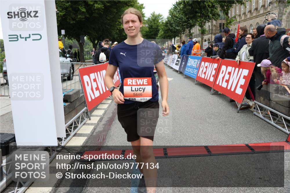 14.06.2026 - REWE Women's Run Strokosch-Dieckow http://msf.ph/oto/9777134 14.06.2026 11:05:02 Ziel 5020, 5185, 5199, 5420, 5446, 5452, 5573, 5615, 5667, 5668, 5725, 5811, 5819, 6038 meine-sportfotos.de