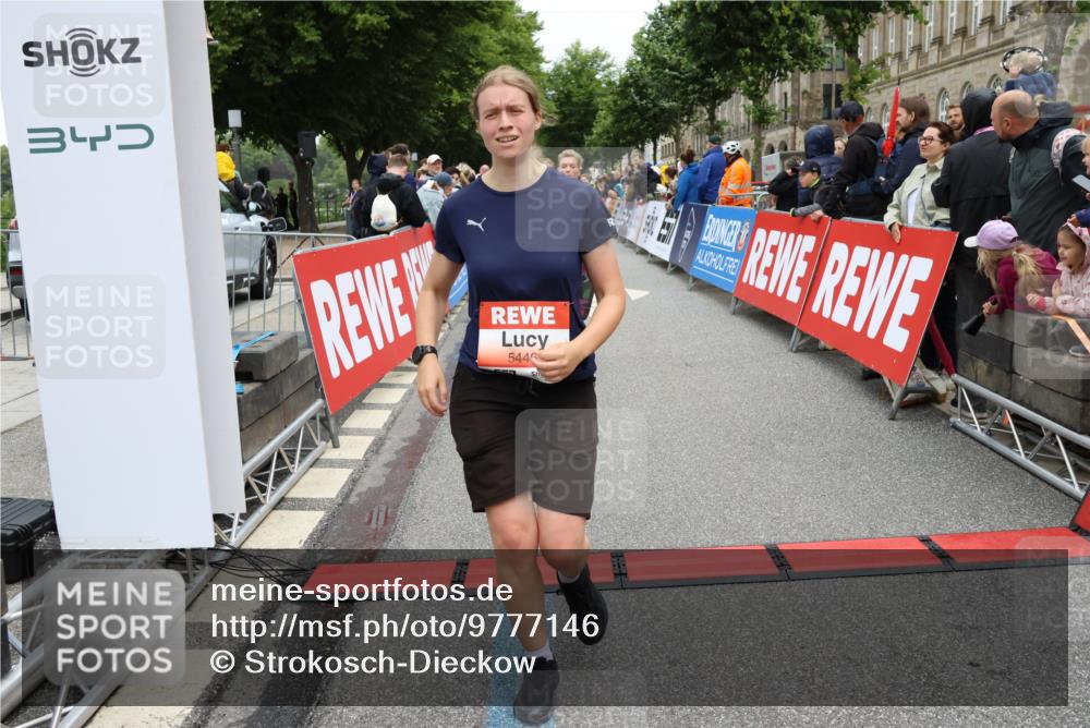 14.06.2026 - REWE Women's Run Strokosch-Dieckow http://msf.ph/oto/9777146 14.06.2026 11:05:02 Ziel 5020, 5185, 5199, 5420, 5446, 5452, 5573, 5615, 5667, 5668, 5725, 5811, 5819, 6038 meine-sportfotos.de