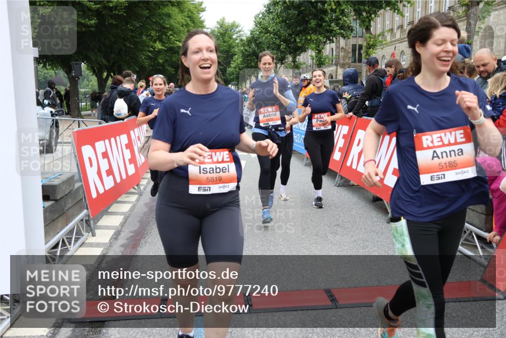14.06.2026 - REWE Women's Run Strokosch-Dieckow http://msf.ph/oto/9777240 14.06.2026 11:04:56 Ziel 5185, 5188, 5298, 5452, 5545, 5573, 5615, 5639, 5667, 5668, 5725, 5797, 5810, 5811, 5819, 5963, 6038, 6058 meine-sportfotos.de