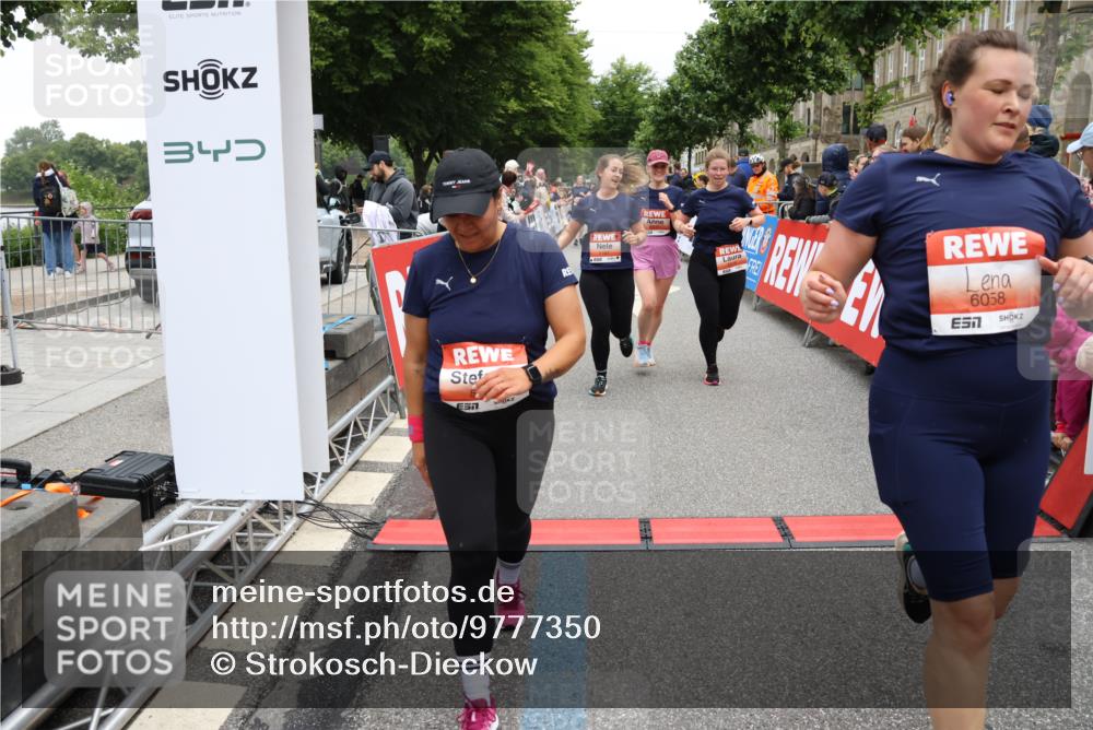 14.06.2026 - REWE Women's Run Strokosch-Dieckow http://msf.ph/oto/9777350 14.06.2026 11:04:49 Ziel 5188, 5272, 5273, 5298, 5408, 5513, 5522, 5523, 5545, 5639, 5797, 5810, 5963, 6058 meine-sportfotos.de