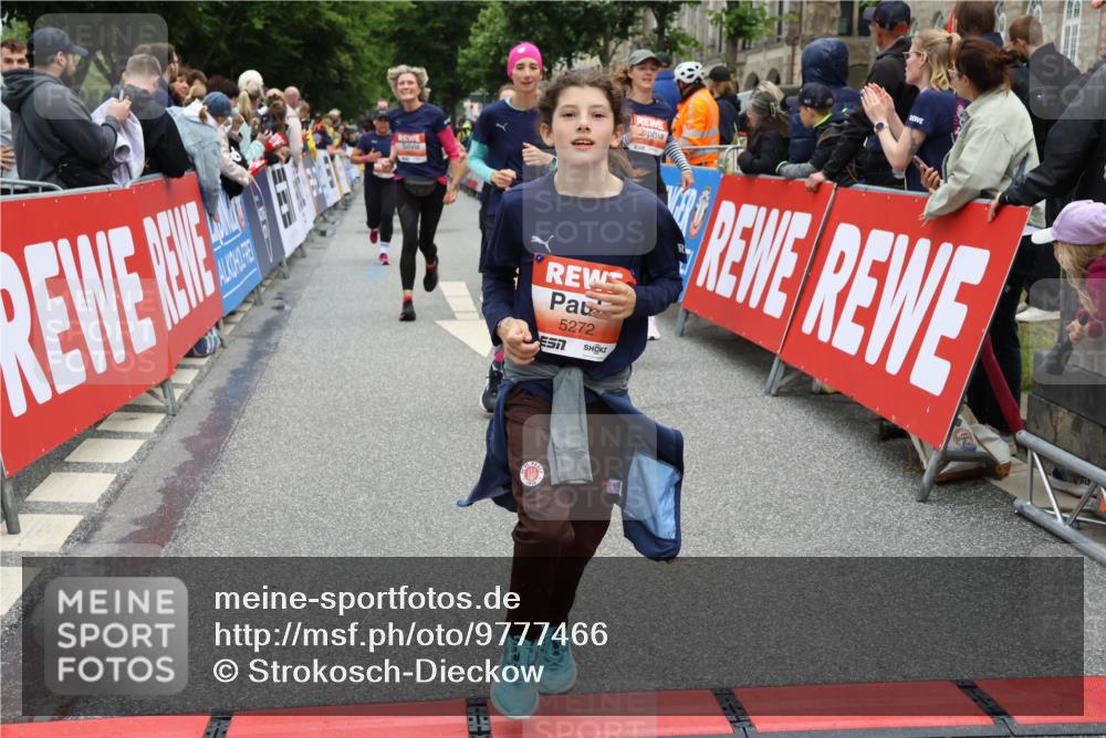 14.06.2026 - REWE Women's Run Strokosch-Dieckow http://msf.ph/oto/9777466 14.06.2026 11:04:44 Ziel 5044, 5045, 5183, 5188, 5212, 5238, 5272, 5273, 5408, 5474, 5513, 5522, 5523, 5611, 5633, 5863, 5889, 5934 meine-sportfotos.de