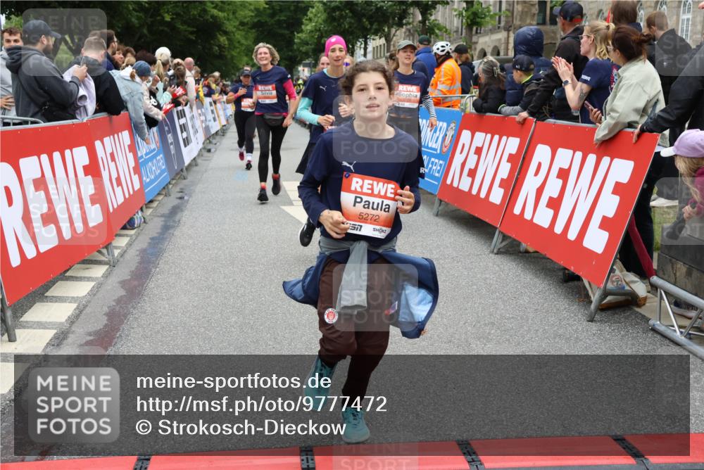 14.06.2026 - REWE Women's Run Strokosch-Dieckow http://msf.ph/oto/9777472 14.06.2026 11:04:44 Ziel 5044, 5045, 5183, 5188, 5212, 5238, 5272, 5273, 5408, 5474, 5513, 5522, 5523, 5611, 5633, 5863, 5889, 5934 meine-sportfotos.de