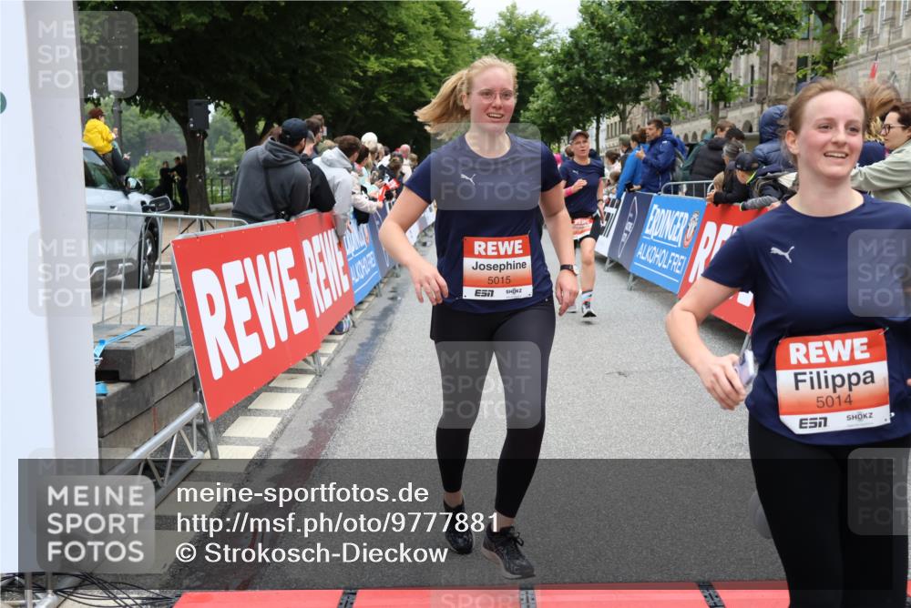 14.06.2026 - REWE Women's Run Strokosch-Dieckow http://msf.ph/oto/9777881 14.06.2026 11:04:15 Ziel 5014, 5015, 5017, 5551, 5684, 5774, 5876, 5893, 5920, 6000, 6042, 6046, 6047 meine-sportfotos.de