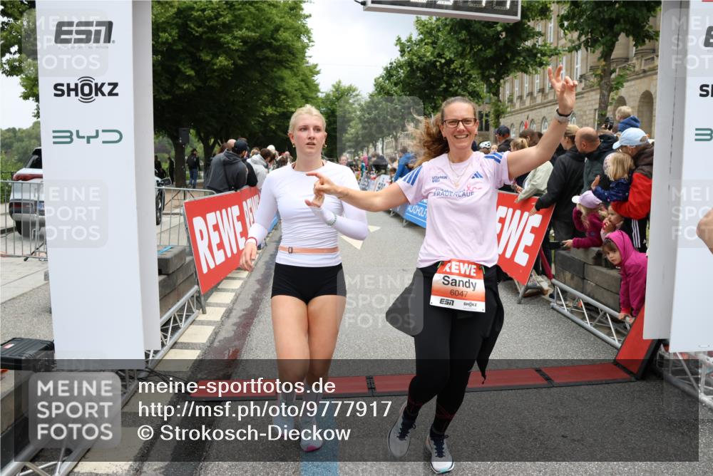 14.06.2026 - REWE Women's Run Strokosch-Dieckow http://msf.ph/oto/9777917 14.06.2026 11:04:13 Ziel 5014, 5015, 5017, 5204, 5551, 5637, 5638, 5684, 5876, 5893, 5920, 6042, 6046, 6047 meine-sportfotos.de