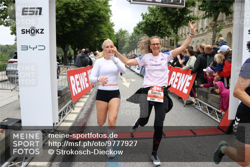 14.06.2026 - REWE Women's Run Strokosch-Dieckow http://msf.ph/oto/9777927 14.06.2026 11:04:13 Ziel 5014, 5015, 5017, 5204, 5551, 5637, 5638, 5684, 5876, 5893, 5920, 6042, 6046, 6047 meine-sportfotos.de