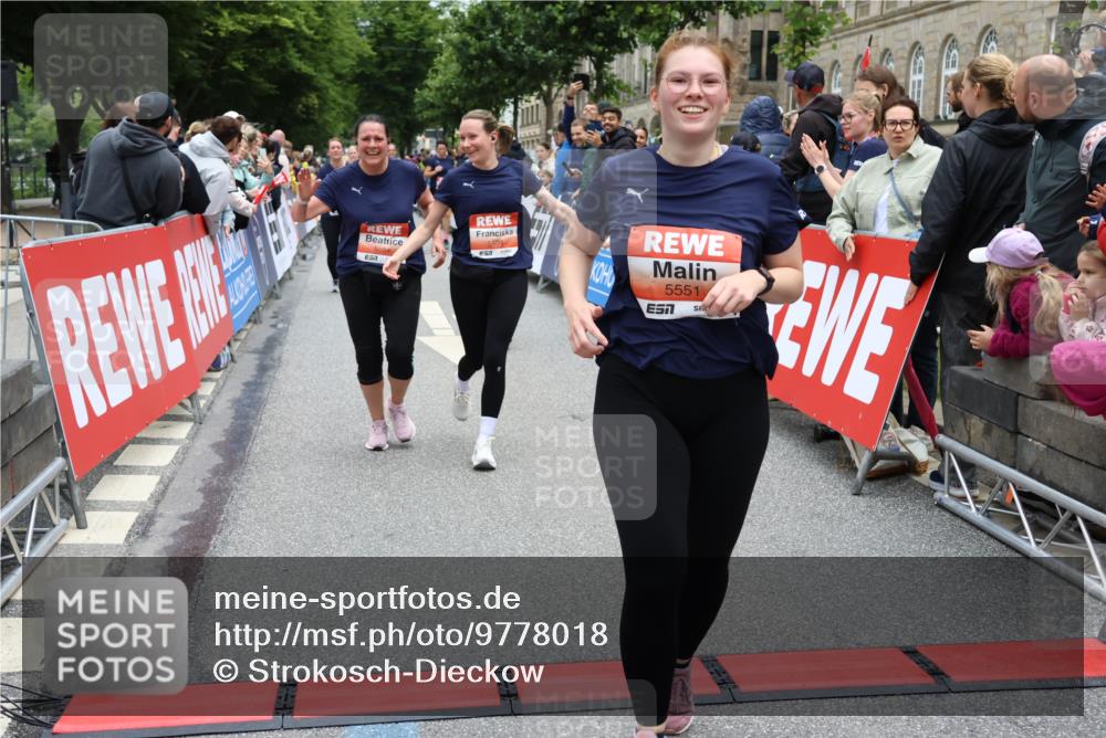14.06.2026 - REWE Women's Run Strokosch-Dieckow http://msf.ph/oto/9778018 14.06.2026 11:04:07 Ziel 5195, 5204, 5551, 5637, 5638, 5684, 5876, 5893, 6042 meine-sportfotos.de