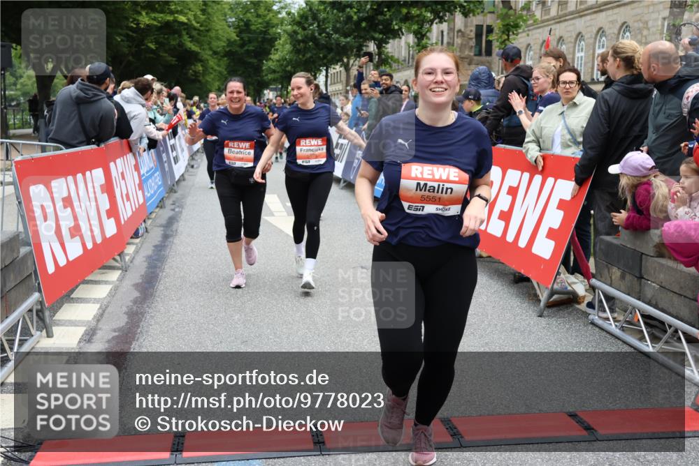 14.06.2026 - REWE Women's Run Strokosch-Dieckow http://msf.ph/oto/9778023 14.06.2026 11:04:07 Ziel 5195, 5204, 5551, 5637, 5638, 5684, 5876, 5893, 6042 meine-sportfotos.de