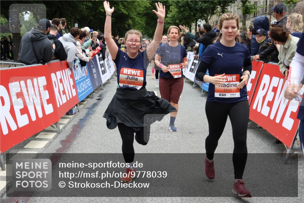 14.06.2026 - REWE Women's Run Strokosch-Dieckow http://msf.ph/oto/9778039 14.06.2026 11:04:04 Ziel 5195, 5204, 5551, 5637, 5638, 5684, 5893, 5951 meine-sportfotos.de