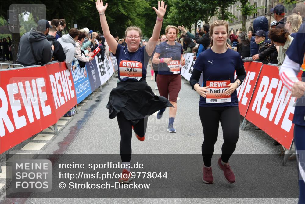 14.06.2026 - REWE Women's Run Strokosch-Dieckow http://msf.ph/oto/9778044 14.06.2026 11:04:04 Ziel 5195, 5204, 5551, 5637, 5638, 5684, 5893, 5951 meine-sportfotos.de