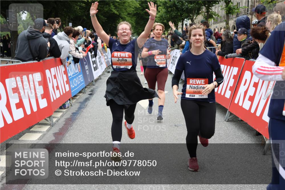 14.06.2026 - REWE Women's Run Strokosch-Dieckow http://msf.ph/oto/9778050 14.06.2026 11:04:04 Ziel 5195, 5204, 5551, 5637, 5638, 5684, 5893, 5951 meine-sportfotos.de