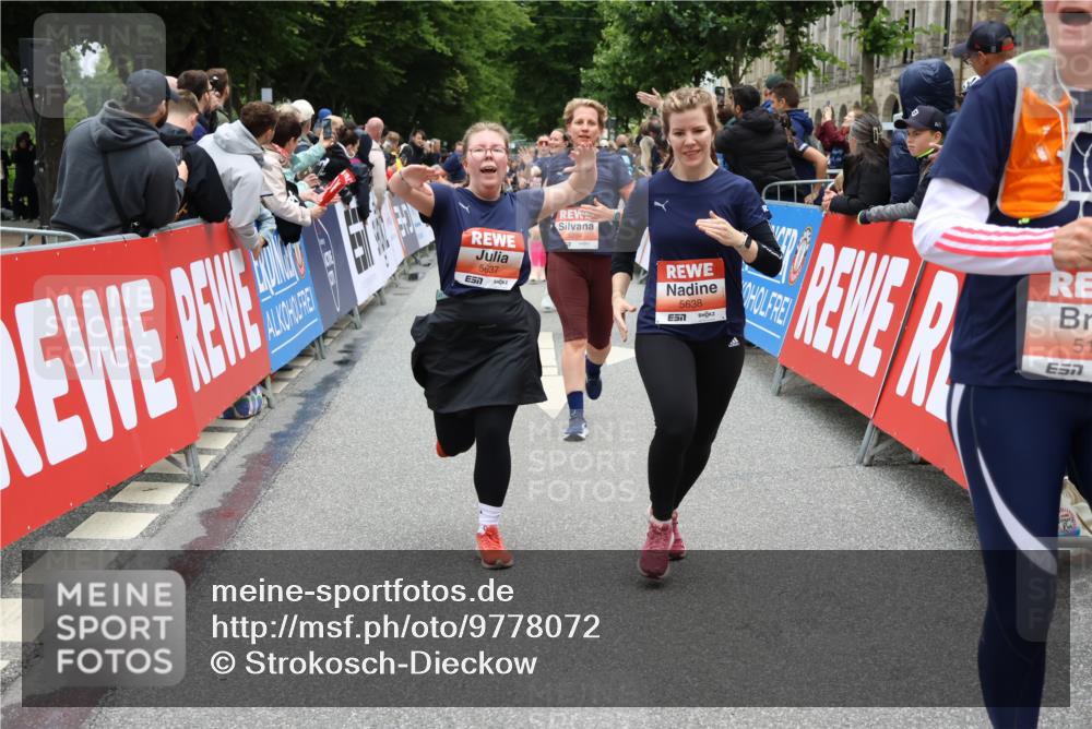 14.06.2026 - REWE Women's Run Strokosch-Dieckow http://msf.ph/oto/9778072 14.06.2026 11:04:04 Ziel 5195, 5204, 5551, 5637, 5638, 5684, 5893, 5951 meine-sportfotos.de