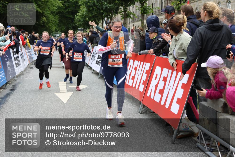 14.06.2026 - REWE Women's Run Strokosch-Dieckow http://msf.ph/oto/9778093 14.06.2026 11:04:02 Ziel 5030, 5195, 5204, 5637, 5638, 5951 meine-sportfotos.de