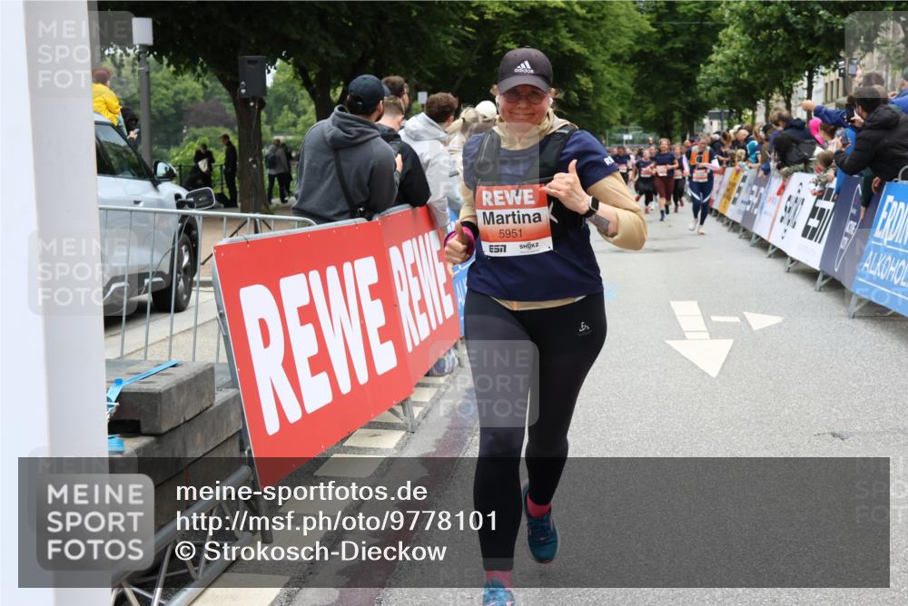 14.06.2026 - REWE Women's Run Strokosch-Dieckow http://msf.ph/oto/9778101 14.06.2026 11:03:56 Ziel 5030, 5457, 5660, 5951 meine-sportfotos.de