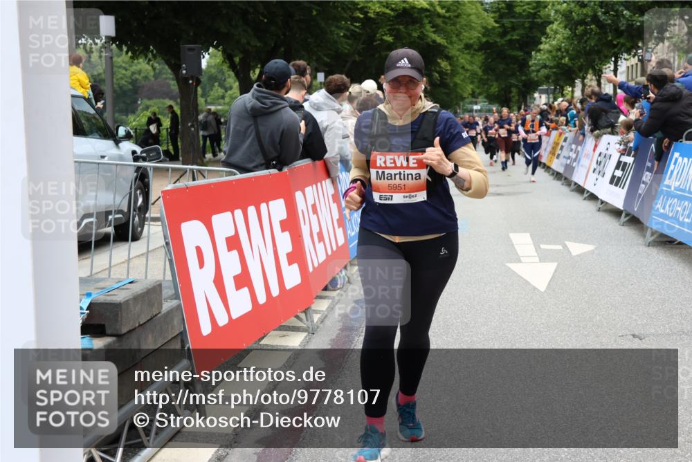 14.06.2026 - REWE Women's Run Strokosch-Dieckow http://msf.ph/oto/9778107 14.06.2026 11:03:56 Ziel 5030, 5457, 5660, 5951 meine-sportfotos.de