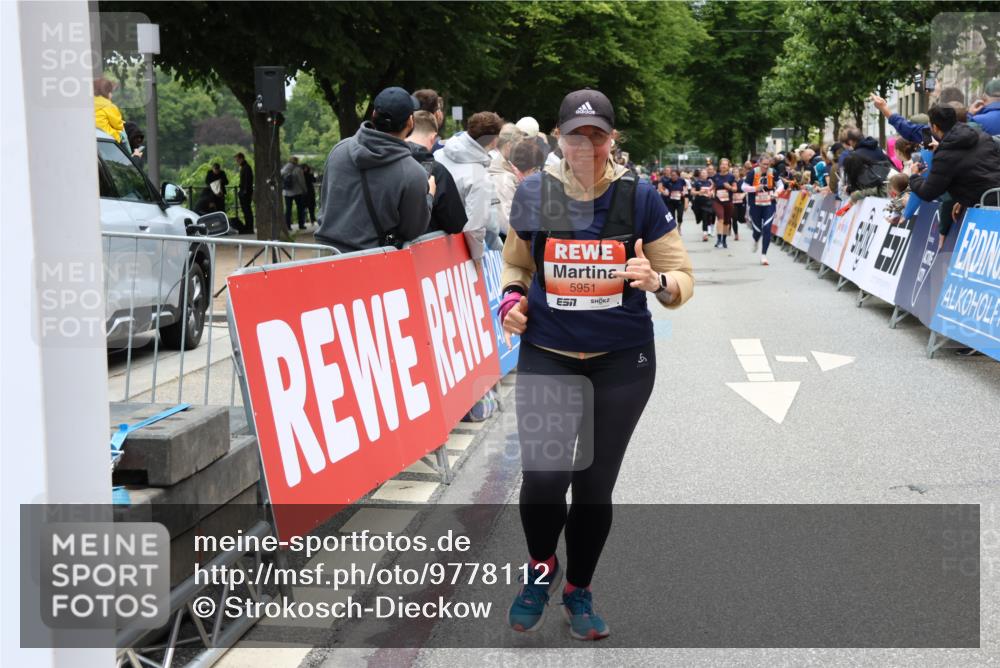 14.06.2026 - REWE Women's Run Strokosch-Dieckow http://msf.ph/oto/9778112 14.06.2026 11:03:56 Ziel 5030, 5457, 5660, 5951 meine-sportfotos.de