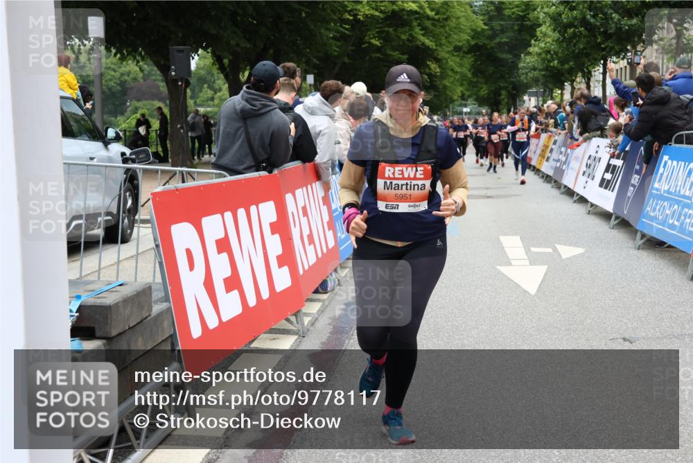 14.06.2026 - REWE Women's Run Strokosch-Dieckow http://msf.ph/oto/9778117 14.06.2026 11:03:56 Ziel 5030, 5457, 5660, 5951 meine-sportfotos.de