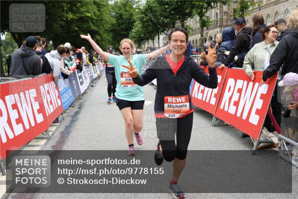 14.06.2026 - REWE Women's Run Strokosch-Dieckow http://msf.ph/oto/9778155 14.06.2026 11:03:53 Ziel 5030, 5297, 5457, 5660, 5951 meine-sportfotos.de
