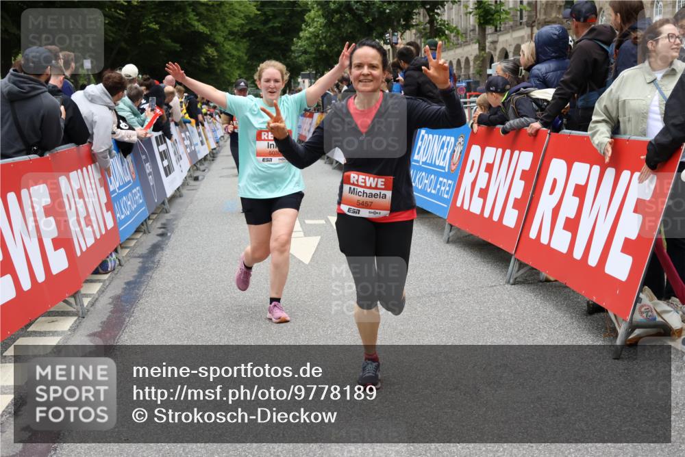 14.06.2026 - REWE Women's Run Strokosch-Dieckow http://msf.ph/oto/9778189 14.06.2026 11:03:53 Ziel 5030, 5297, 5457, 5660, 5951 meine-sportfotos.de