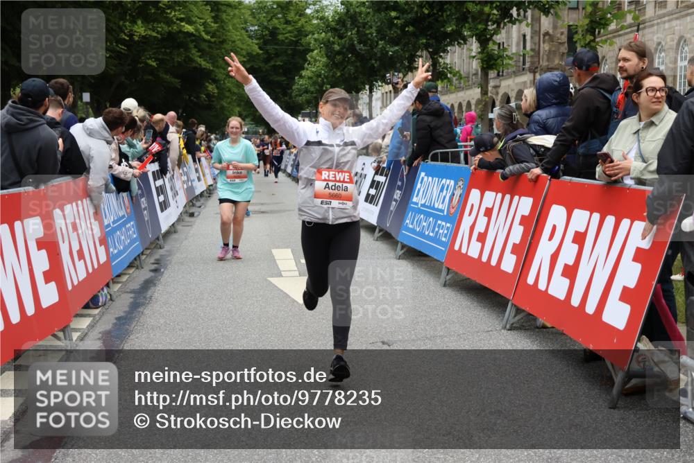 14.06.2026 - REWE Women's Run Strokosch-Dieckow http://msf.ph/oto/9778235 14.06.2026 11:03:51 Ziel 5030, 5297, 5457, 5660, 5823 meine-sportfotos.de