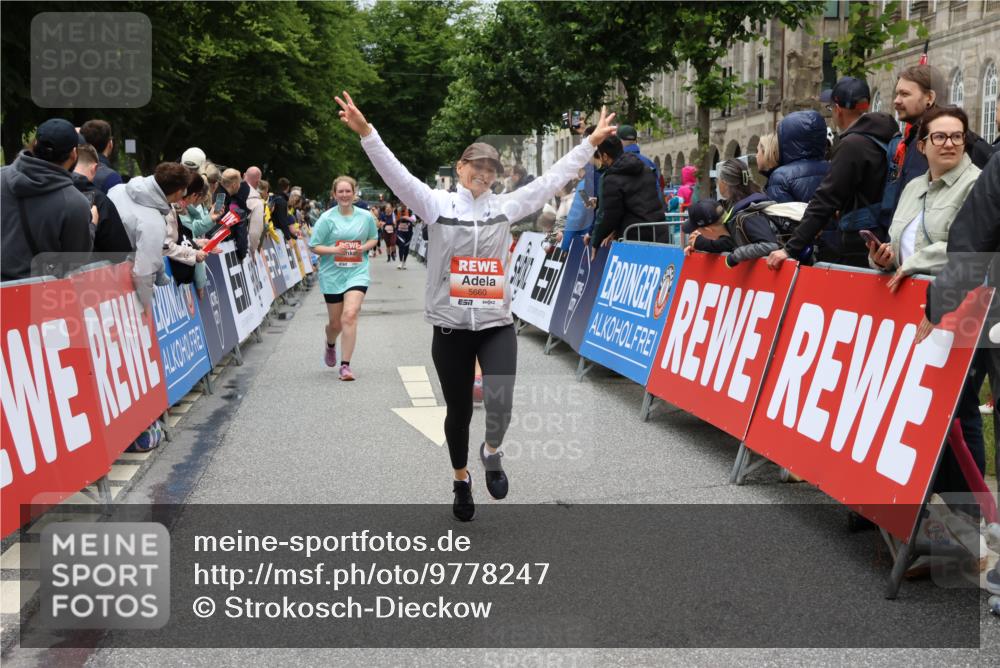 14.06.2026 - REWE Women's Run Strokosch-Dieckow http://msf.ph/oto/9778247 14.06.2026 11:03:51 Ziel 5030, 5297, 5457, 5660, 5823 meine-sportfotos.de