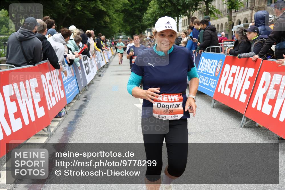 14.06.2026 - REWE Women's Run Strokosch-Dieckow http://msf.ph/oto/9778299 14.06.2026 11:03:44 Ziel 5137, 5167, 5297, 5356, 5454, 5823, 5885, 5914, 6009 meine-sportfotos.de