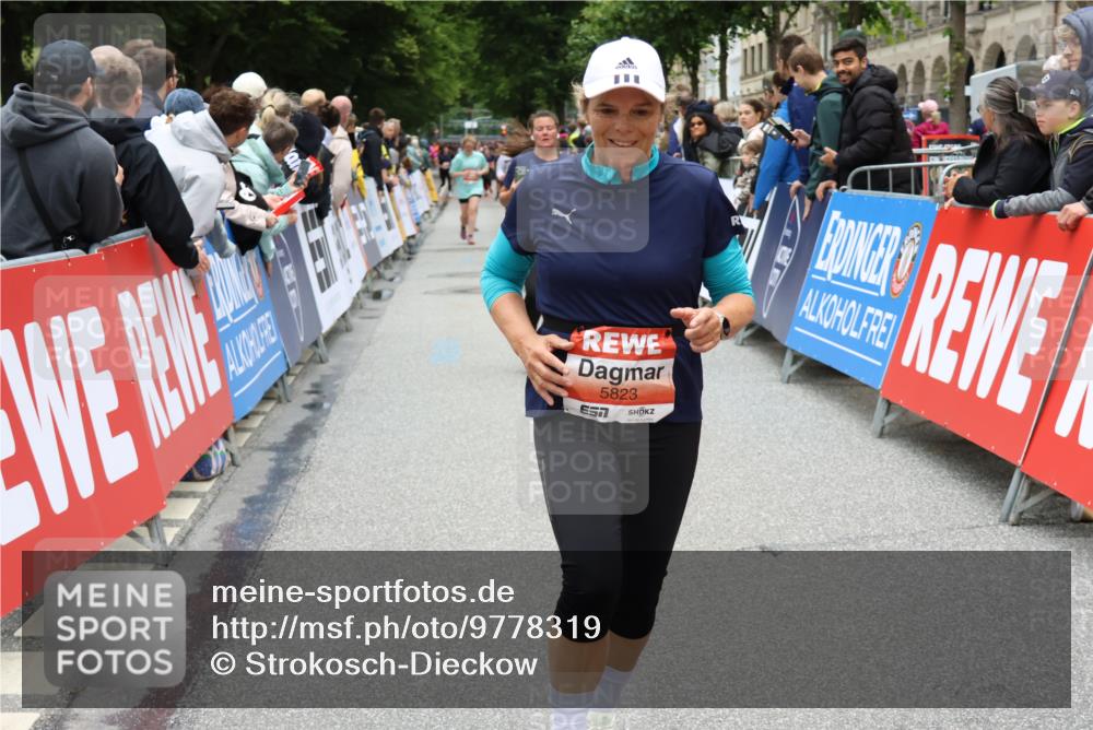 14.06.2026 - REWE Women's Run Strokosch-Dieckow http://msf.ph/oto/9778319 14.06.2026 11:03:44 Ziel 5137, 5167, 5297, 5356, 5454, 5823, 5885, 5914, 6009 meine-sportfotos.de