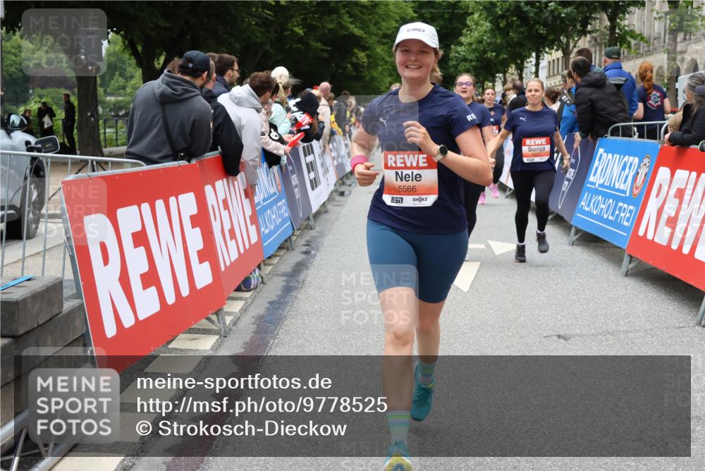 14.06.2026 - REWE Women's Run Strokosch-Dieckow http://msf.ph/oto/9778525 14.06.2026 11:03:33 Ziel 5292, 5293, 5345, 5356, 5367, 5566, 5623, 5835, 5866, 5885, 5914, 5988, 6009 meine-sportfotos.de