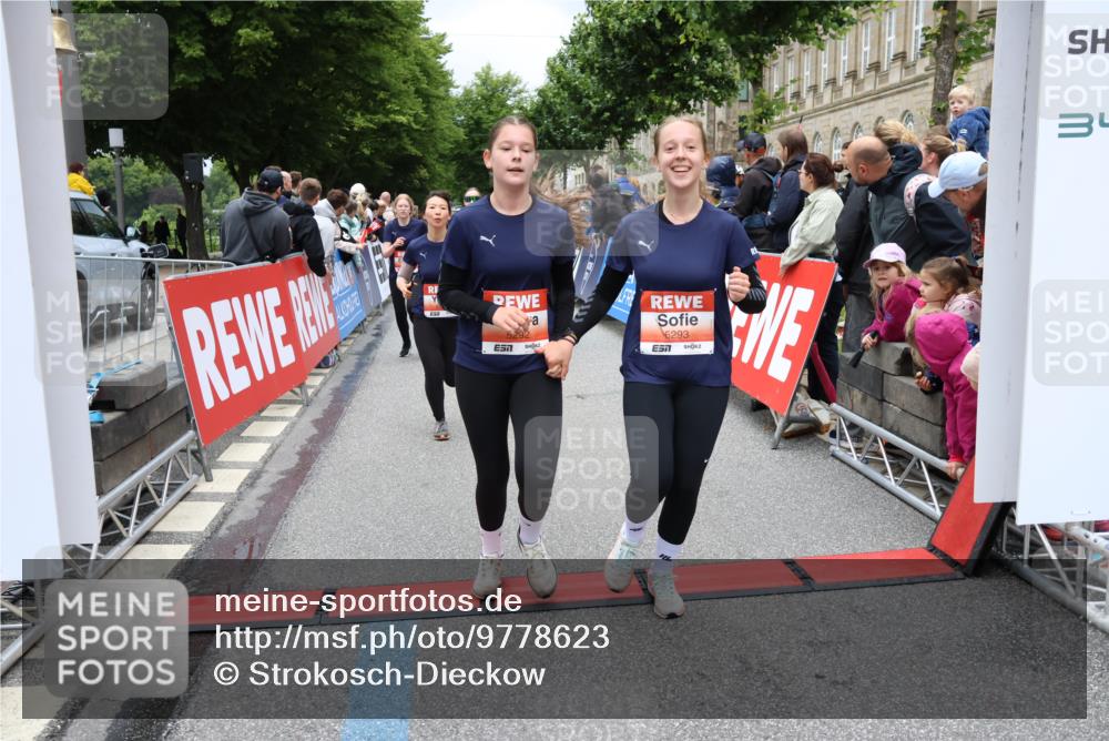 14.06.2026 - REWE Women's Run Strokosch-Dieckow http://msf.ph/oto/9778623 14.06.2026 11:03:25 Ziel 5058, 5292, 5293, 5331, 5345, 5367, 5449, 5460, 5557, 5736, 5750, 5751, 5783, 5784, 5795, 5813, 5866, 5957, 5983, 5988 meine-sportfotos.de