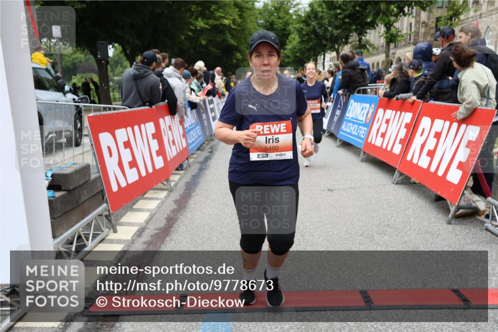14.06.2026 - REWE Women's Run Strokosch-Dieckow http://msf.ph/oto/9778673 14.06.2026 11:03:23 Ziel 5038, 5039, 5058, 5292, 5293, 5331, 5345, 5367, 5449, 5460, 5557, 5736, 5750, 5751, 5783, 5784, 5795, 5813, 5866, 5867, 5890, 5891, 5957, 5983, 5988 meine-sportfotos.de
