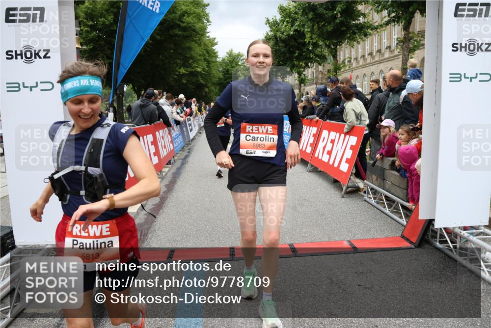 14.06.2026 - REWE Women's Run Strokosch-Dieckow http://msf.ph/oto/9778709 14.06.2026 11:03:22 Ziel 5038, 5039, 5058, 5292, 5293, 5331, 5345, 5367, 5449, 5460, 5557, 5657, 5736, 5750, 5751, 5783, 5784, 5795, 5813, 5867, 5890, 5891, 5957, 5983 meine-sportfotos.de