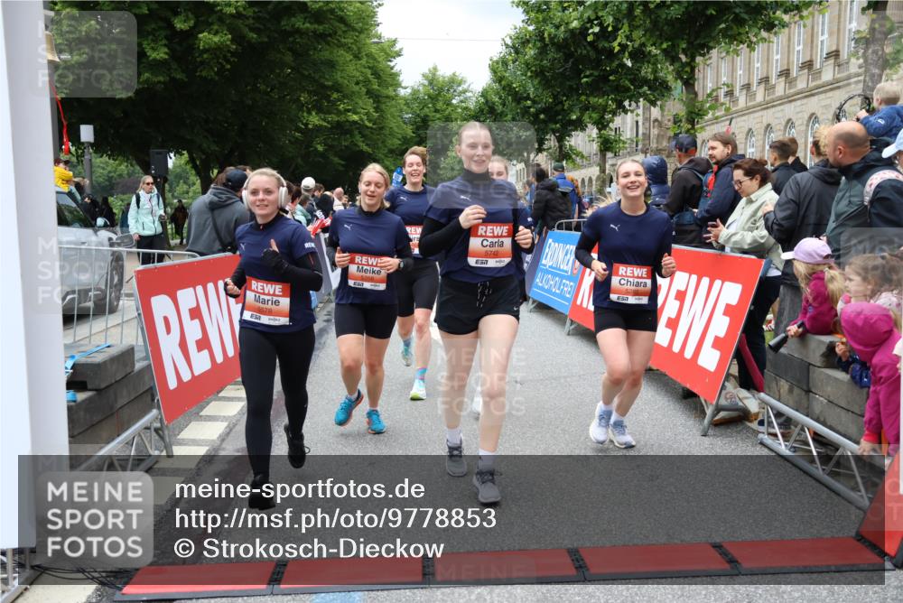 14.06.2026 - REWE Women's Run Strokosch-Dieckow http://msf.ph/oto/9778853 14.06.2026 11:03:13 Ziel 5038, 5039, 5058, 5077, 5285, 5331, 5358, 5512, 5525, 5578, 5657, 5742, 5795, 5798, 5838, 5867, 5890, 5891 meine-sportfotos.de