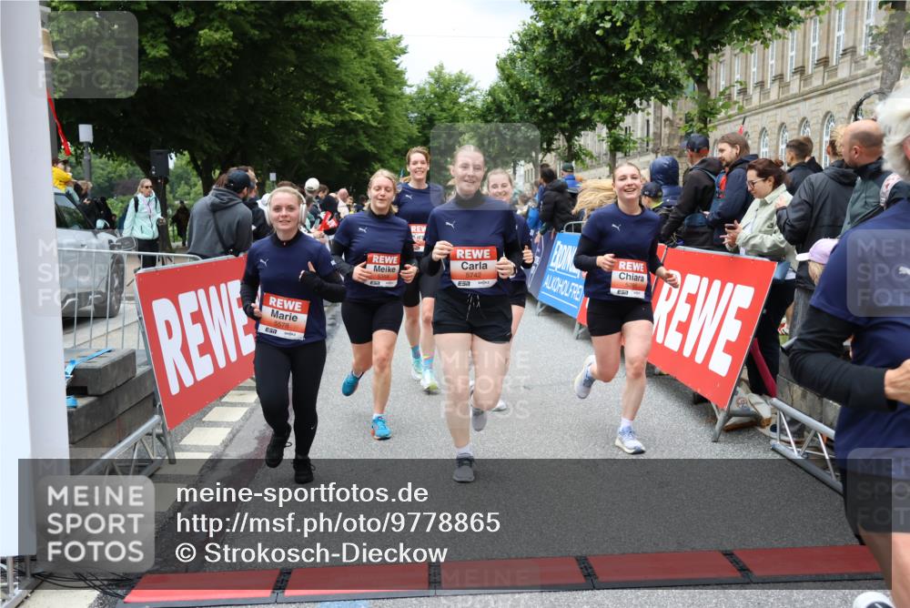 14.06.2026 - REWE Women's Run Strokosch-Dieckow http://msf.ph/oto/9778865 14.06.2026 11:03:12 Ziel 5038, 5039, 5077, 5285, 5358, 5512, 5525, 5578, 5657, 5742, 5798, 5838, 5867, 5890, 5891 meine-sportfotos.de