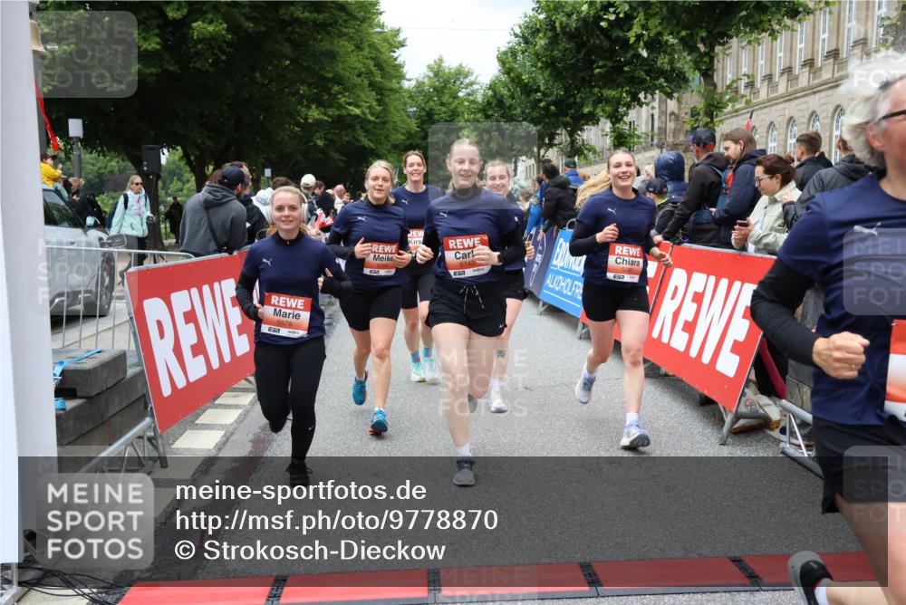 14.06.2026 - REWE Women's Run Strokosch-Dieckow http://msf.ph/oto/9778870 14.06.2026 11:03:12 Ziel 5038, 5039, 5077, 5285, 5358, 5512, 5525, 5578, 5657, 5742, 5798, 5838, 5867, 5890, 5891 meine-sportfotos.de