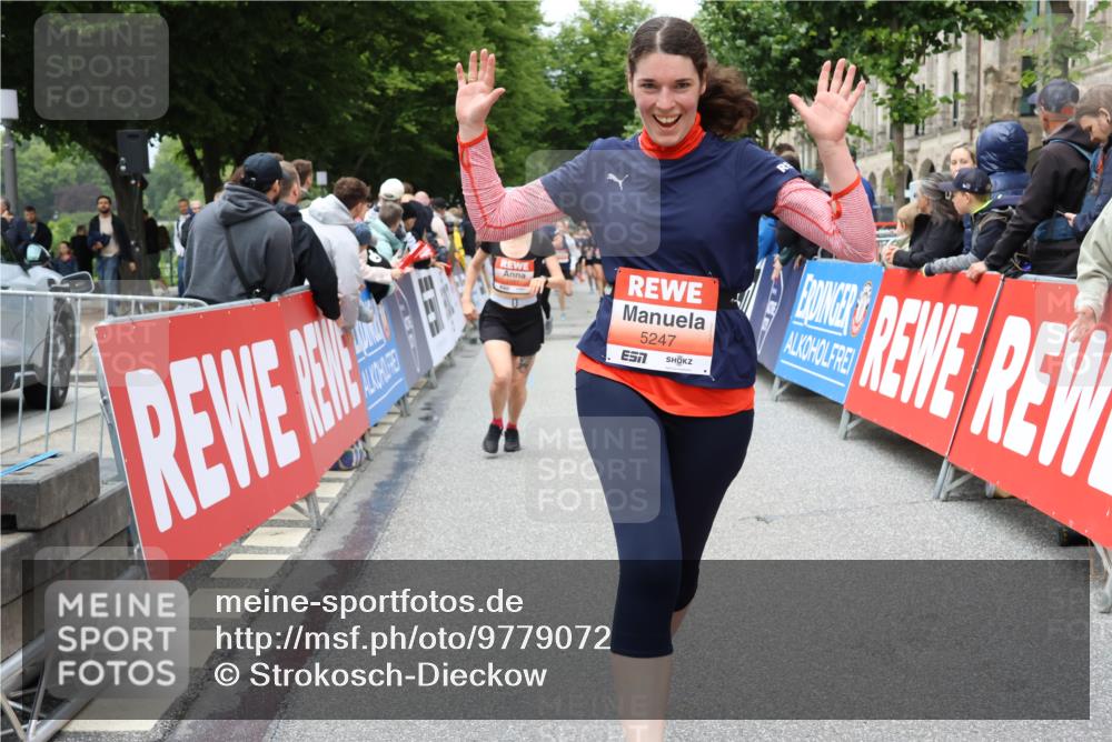 14.06.2026 - REWE Women's Run Strokosch-Dieckow http://msf.ph/oto/9779072 14.06.2026 11:03:00 Ziel 5161, 5243, 5247, 5260, 5373, 5482, 5503, 5528, 5529, 5530, 5567, 5572, 5650, 5688, 6006 meine-sportfotos.de