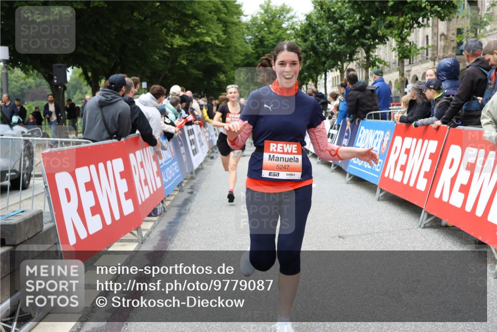 14.06.2026 - REWE Women's Run Strokosch-Dieckow http://msf.ph/oto/9779087 14.06.2026 11:03:00 Ziel 5161, 5243, 5247, 5260, 5373, 5482, 5503, 5528, 5529, 5530, 5567, 5572, 5650, 5688, 6006 meine-sportfotos.de