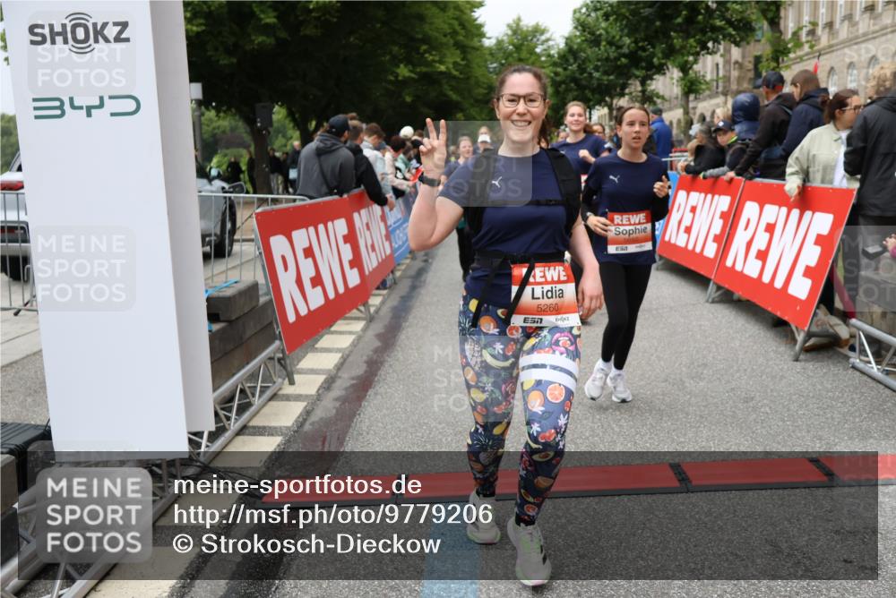 14.06.2026 - REWE Women's Run Strokosch-Dieckow http://msf.ph/oto/9779206 14.06.2026 11:02:52 Ziel 5179, 5243, 5260, 5372, 5373, 5428, 5503, 5521, 5528, 5529, 5530, 5540, 5567, 5572, 5644, 5650, 5704, 5814, 5935, 5991 meine-sportfotos.de