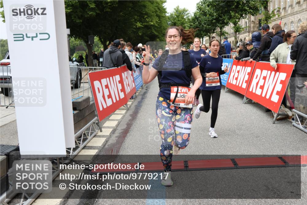 14.06.2026 - REWE Women's Run Strokosch-Dieckow http://msf.ph/oto/9779217 14.06.2026 11:02:52 Ziel 5179, 5243, 5260, 5372, 5373, 5428, 5503, 5521, 5528, 5529, 5530, 5540, 5567, 5572, 5644, 5650, 5704, 5814, 5935, 5991 meine-sportfotos.de