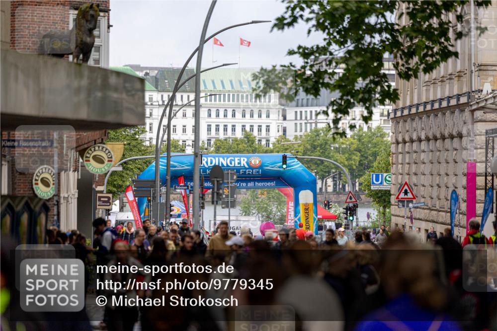 14.06.2026 - REWE Women's Run Michael Strokosch http://msf.ph/oto/9779345 14.06.2026 08:19:55 Laufen  meine-sportfotos.de