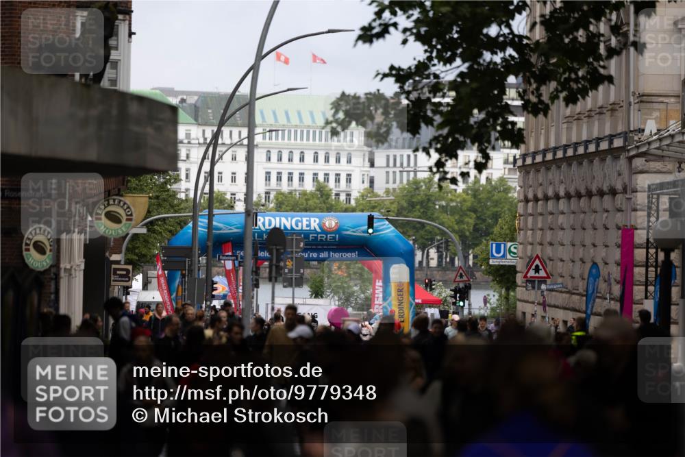 14.06.2026 - REWE Women's Run Michael Strokosch http://msf.ph/oto/9779348 14.06.2026 08:19:56 Laufen  meine-sportfotos.de
