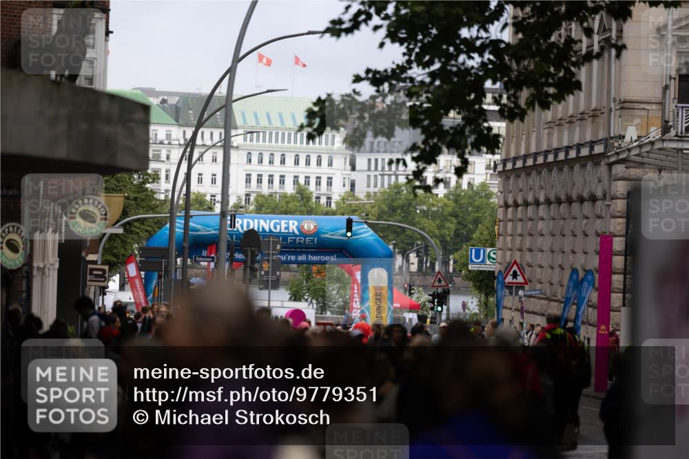 14.06.2026 - REWE Women's Run Michael Strokosch http://msf.ph/oto/9779351 14.06.2026 08:19:58 Laufen  meine-sportfotos.de