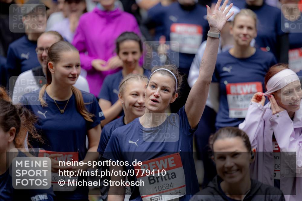 14.06.2026 - REWE Women's Run Michael Strokosch http://msf.ph/oto/9779410 14.06.2026 08:30:37 Laufen 10229, 10594, 57, 06 meine-sportfotos.de