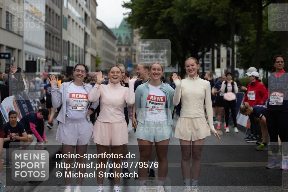 14.06.2026 - REWE Women's Run Michael Strokosch http://msf.ph/oto/9779576 14.06.2026 08:47:42 Laufen 10136, 57, 10134, 7, 11384 meine-sportfotos.de